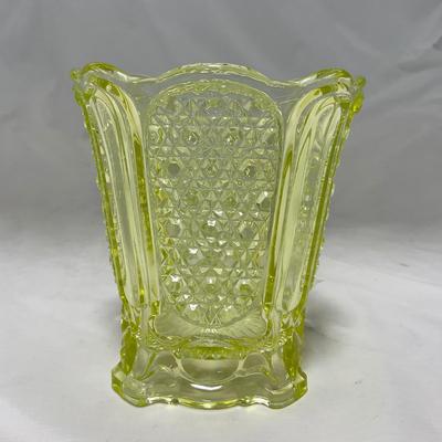 -53- Yellow Vaseline Glass | Uranium | Vase