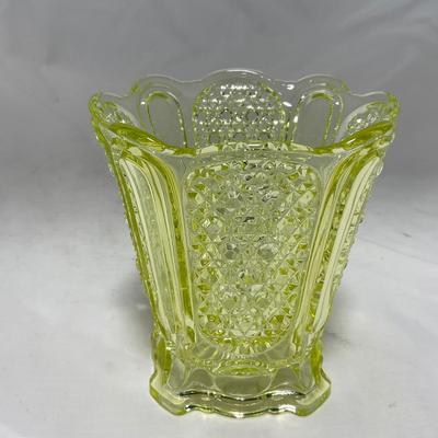 -53- Yellow Vaseline Glass | Uranium | Vase