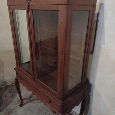 Beautiful Antique Solid Wood Queen Ann Glass Front Display Hutch