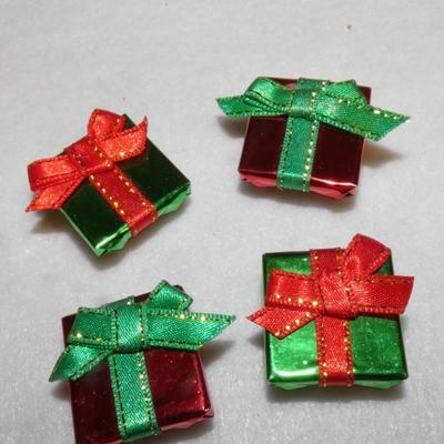 Christmas Present  Button Covers (4)