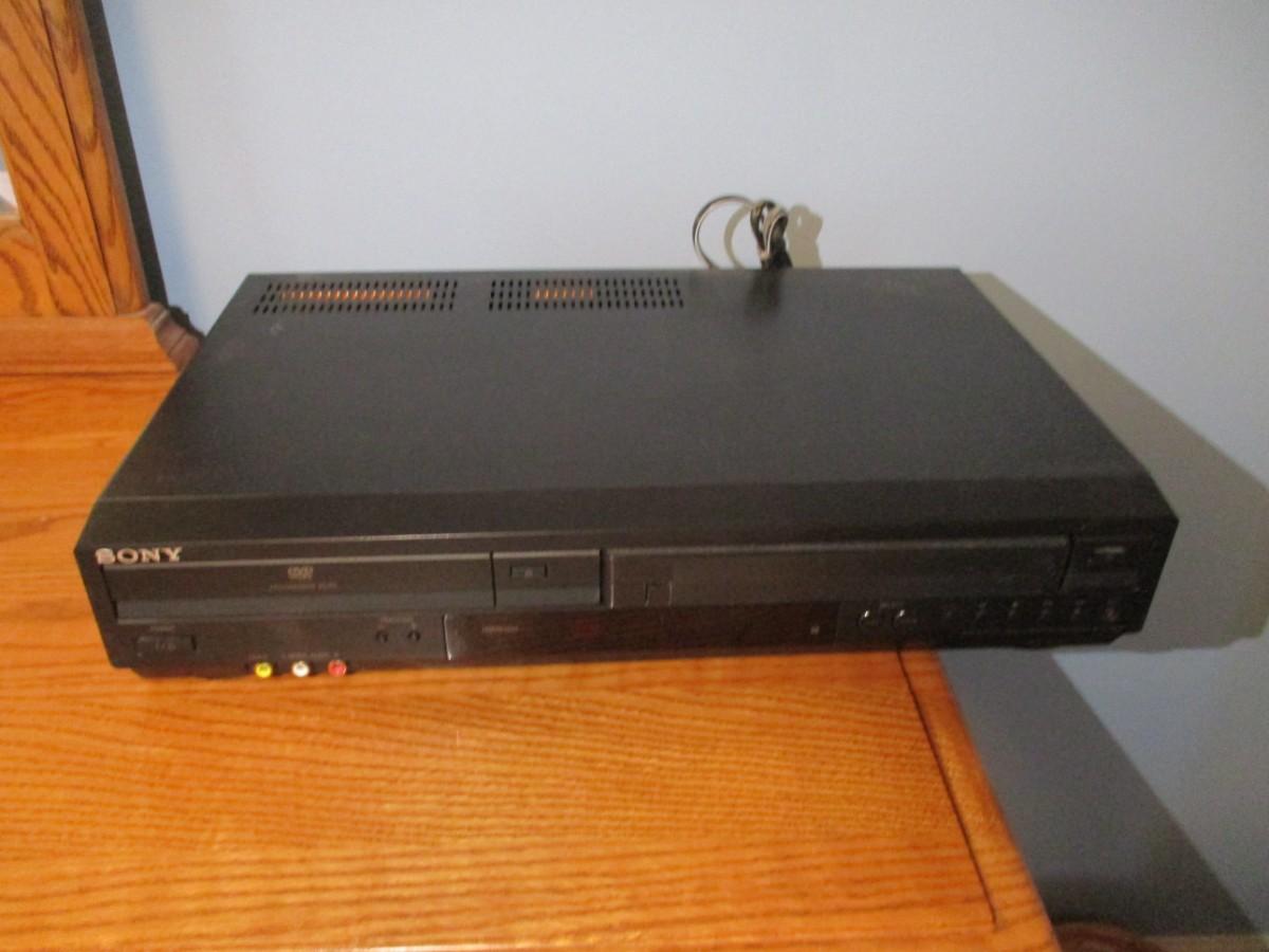Sony DVD Player/Video Cassette Recorder SLVD380P G