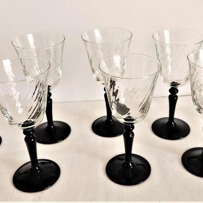 Lot #63  Set of 8 Wine Glasses