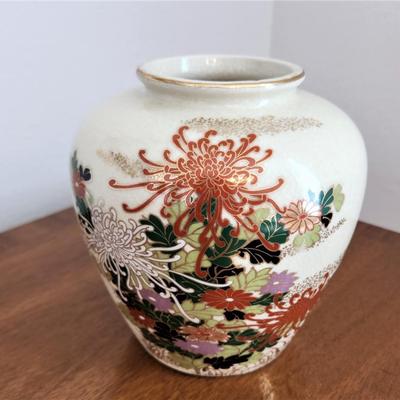 Lot #73  Two Pieces - vintage Maison Blanche Asian-themed plate - vintage Japan vase