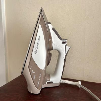 Lot 240 Rowena Focus Steam Iron Made in Germany DW5080 1700W