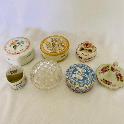 Collection of Jewelry and Trinket Boxes (LR-SL)