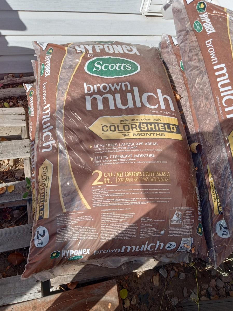 4 SEALED BAGS OF RED MULCH