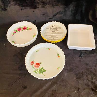 Ceramic Pie/Quiche Dishes and Platters (LR-SL)