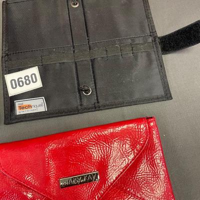 Small assortment of throw in your purse bags