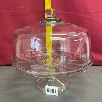 Covered cake dish
