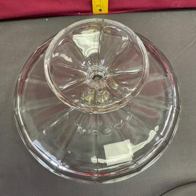 Covered cake dish