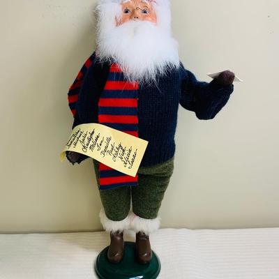 LOT 9R: Byers Choice Carolers: Mr & Mrs. Claus