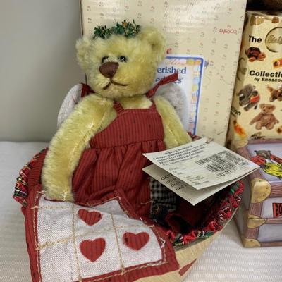 LOT 19: Collectible Bears: Cherished Teddy Disney, Roosevelt Bears and More