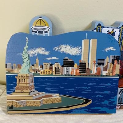 LOT:l 25R: Cats Meow Collectibles: New Jersey Beaches, New York Skyline and More