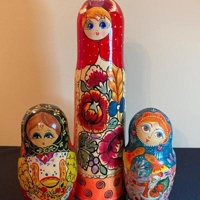 LOT 45C: Vintage Nesting Doll Collection