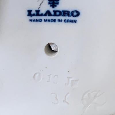 LOT  59R: Vintage Lladro Boy Awakening