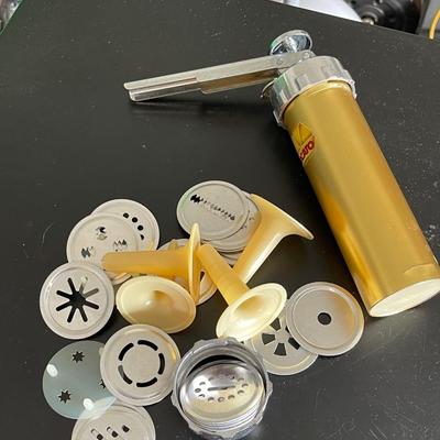 Vintage Atlas Marcato Commercial Cookie Press with Tons of Discs