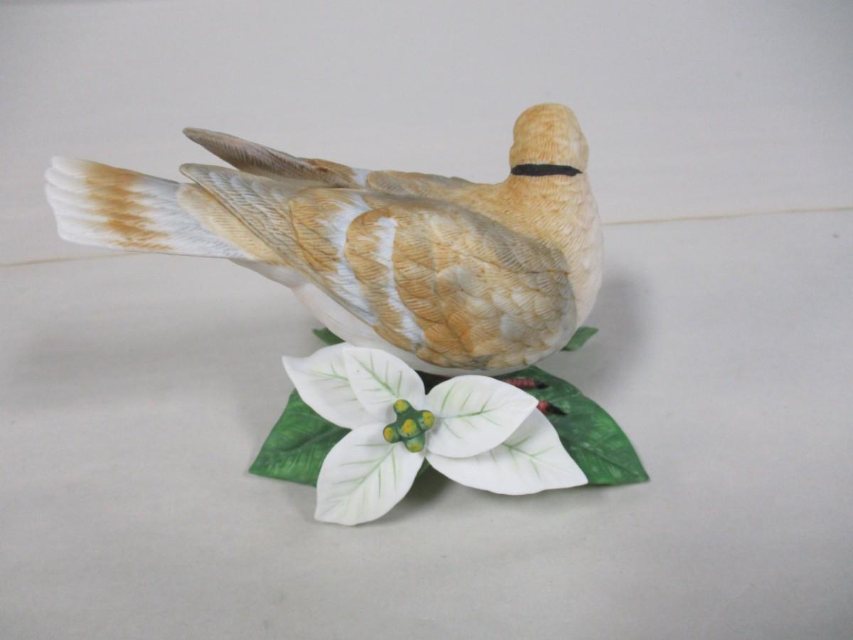 Lenox Turtle Dove Bird | EstateSales.org