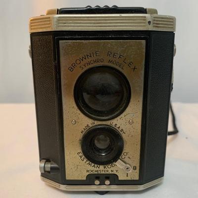 Vintage Collection of Kodak Cameras (O-KW)