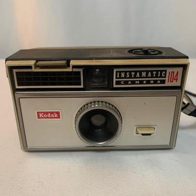Vintage Collection of Kodak Cameras (O-KW)