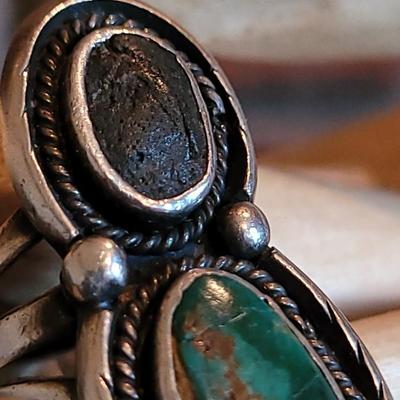 Lot 60: Sterling Silver, Turquoise & Basalt Navajo Ring