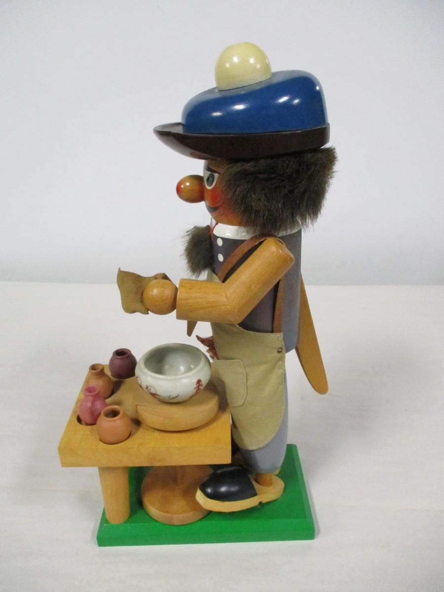 Steinbach Volkunst aus Hohenhameln Potter Nutcracker