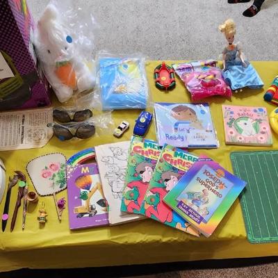 Toy lot and home decor