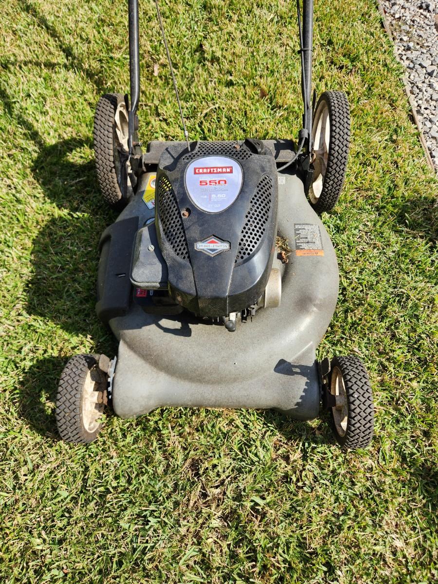 Lot 78 CRAFTSMAN lawn mower Silver Edition