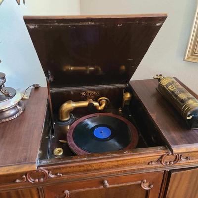 Sonora 1920's Victrola