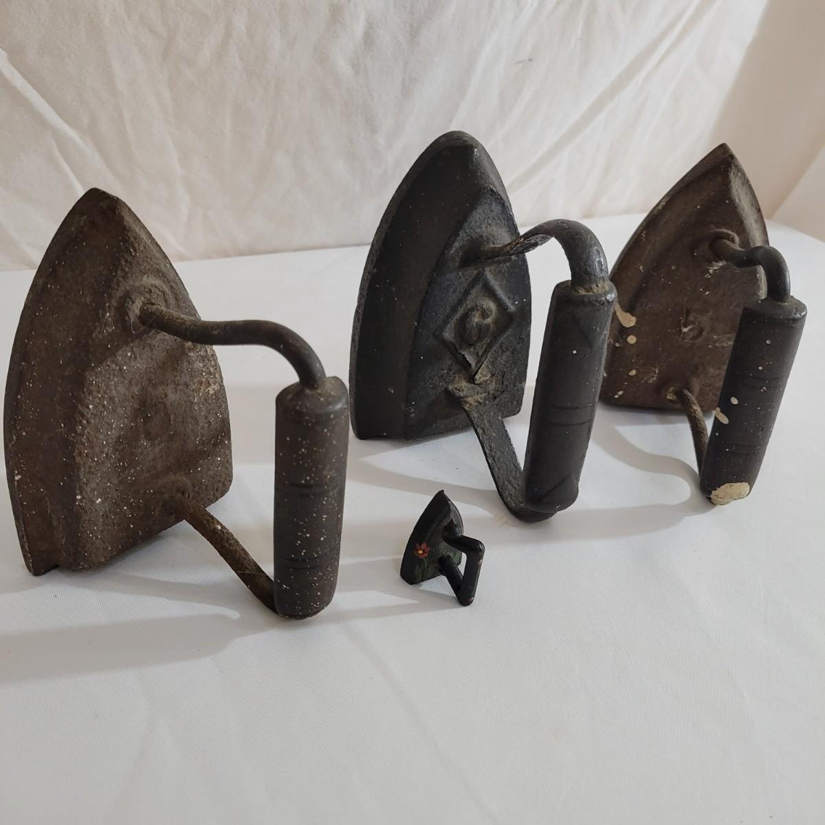 Antique Cast Iron Irons (LRDW)