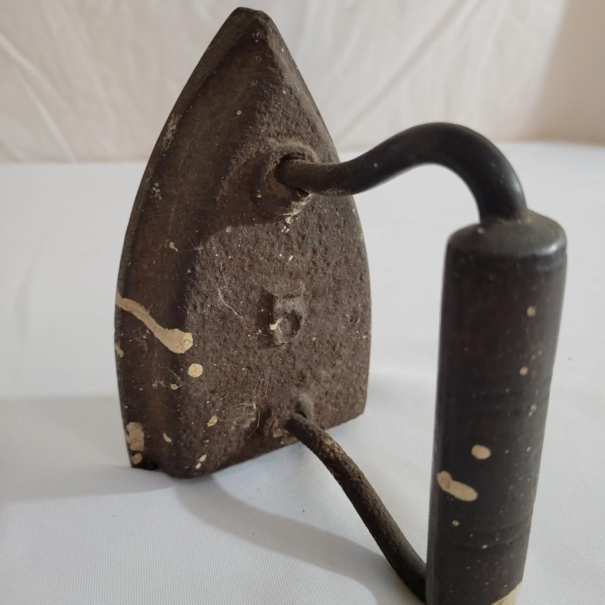 Antique Cast Iron Irons (LRDW)