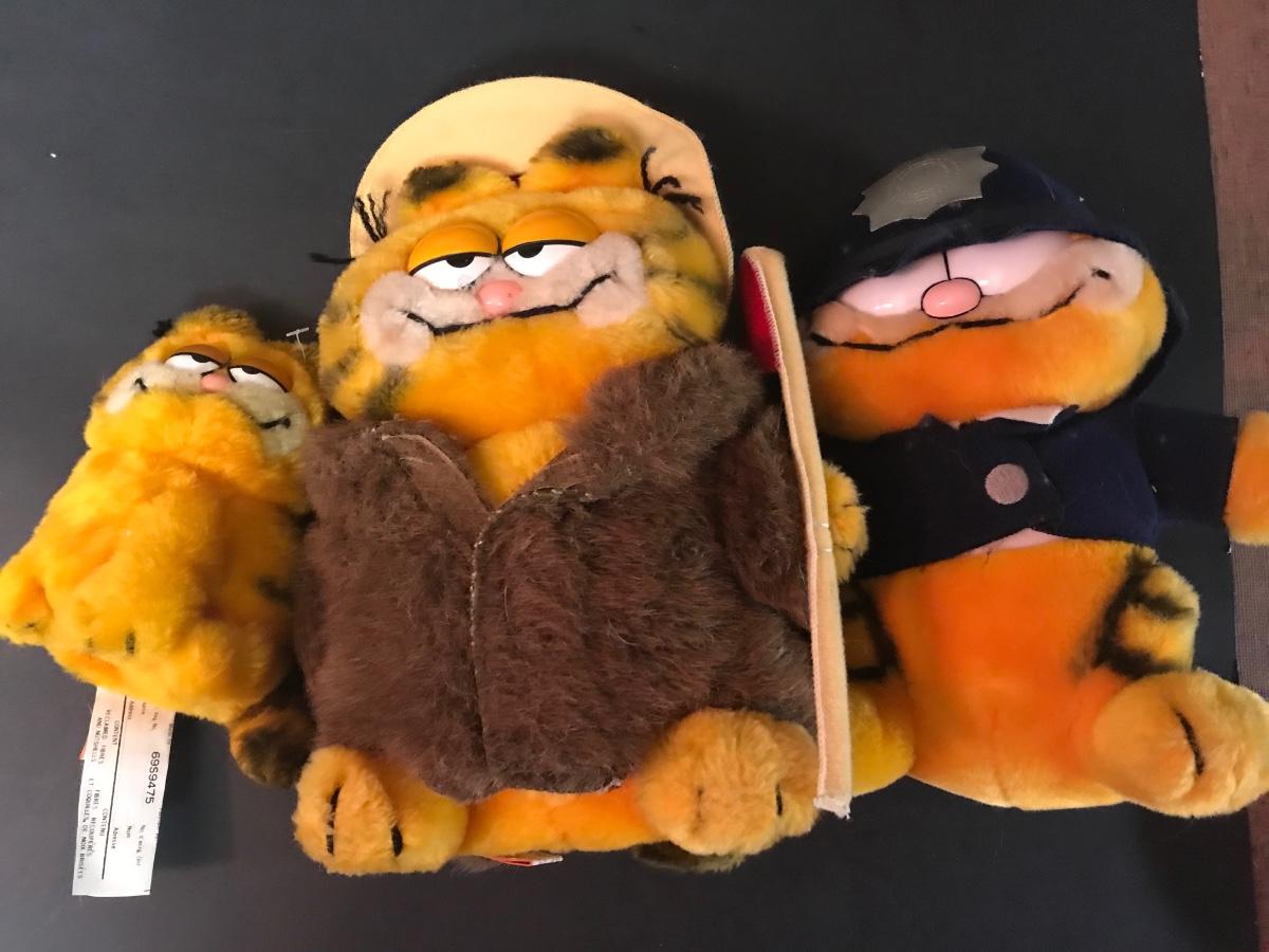 VINTAGE GARFIELD LOT | EstateSales.org