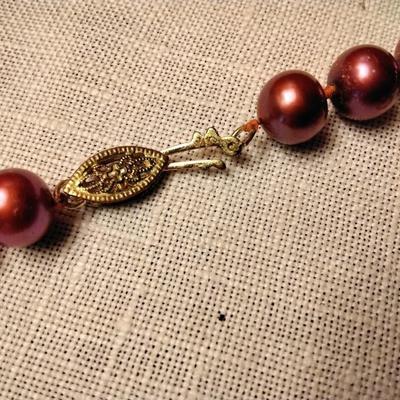 19" Cranberry Pearl Necklace and Pearl Earrings Both 14 Gold Clasps