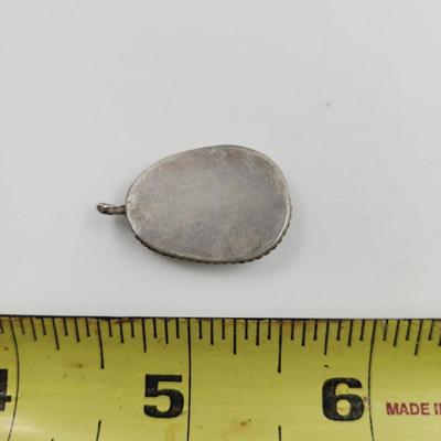 BEAUTIFUL SILVER & GREEN STONE PENDANT