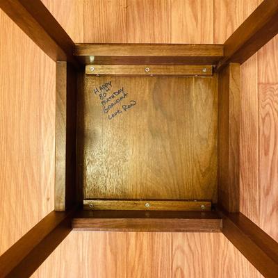 Solid Wood End Table      (CR - RH)
