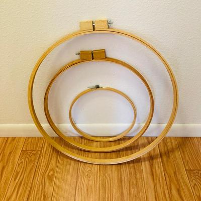 Embroidery Hoops    (CR - RH)