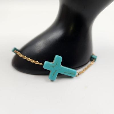 HAND CRAFTED TURQUOISE BRACELET
