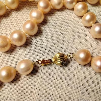 Pale Pink With Super High Sheen 22" 14K Ball Clasp