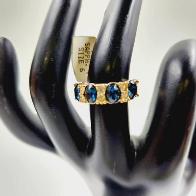 VINTAGE GOLD TONED FAUX SAPHIRE RING SIZE 6