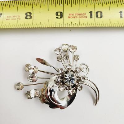 VINTAGE RHINESTONE FLOWER BOUQUET BROOCH