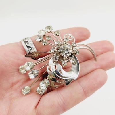 VINTAGE RHINESTONE FLOWER BOUQUET BROOCH