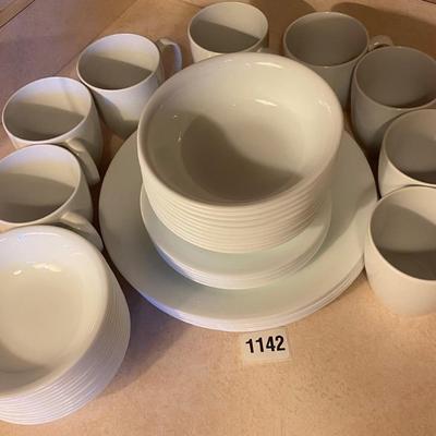 Corelle dish set