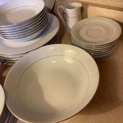 Crown Ming China Set