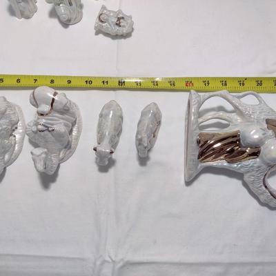 BEAUTIFUL VINTAGE 13 PC CERAMIC MOTHER OF PEARL NATIVITY SET