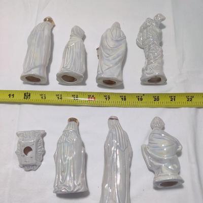 BEAUTIFUL VINTAGE 13 PC CERAMIC MOTHER OF PEARL NATIVITY SET