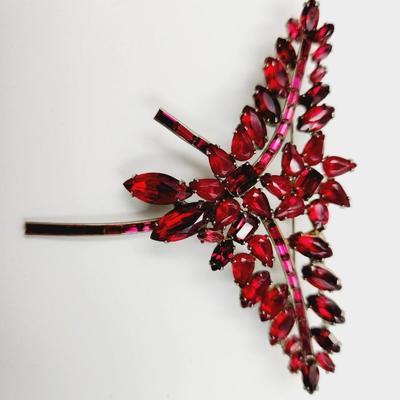 ABSOLUTELY STUNNING VINTAGE FAUX RHINESTONE GOLD TONED BROOCH
