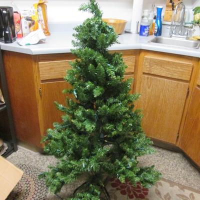 4' Tree - Does not light up
