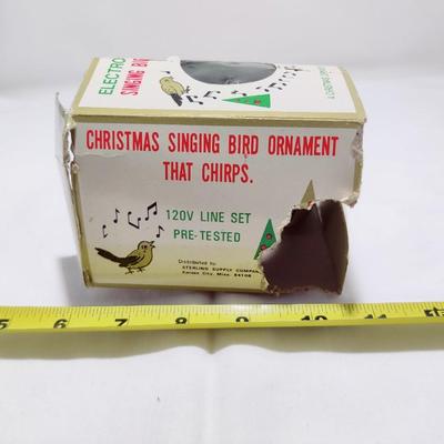 FABULOUS VINTAGE ELECTRONIC SINGING BIRD ORNAMENT