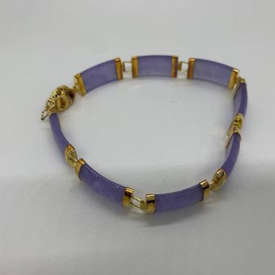 13.56gtw  14k Gold and Lavender Jade Segment Bracelet with Amethyst Clasp