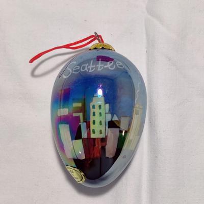 VINTAGE SMITH WESTERN CO. HAND PAINTED EGLOMISE SEATTLE EGG ORNAMENT