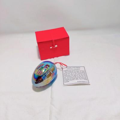 VINTAGE SMITH WESTERN CO. HAND PAINTED EGLOMISE SEATTLE EGG ORNAMENT
